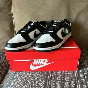 Nike Classic Black and White Low-Tops
